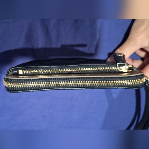 Vera Bradley Sophie Black & Gray Quilted leather Wristlet Wallet-New - Picture 4 of 10